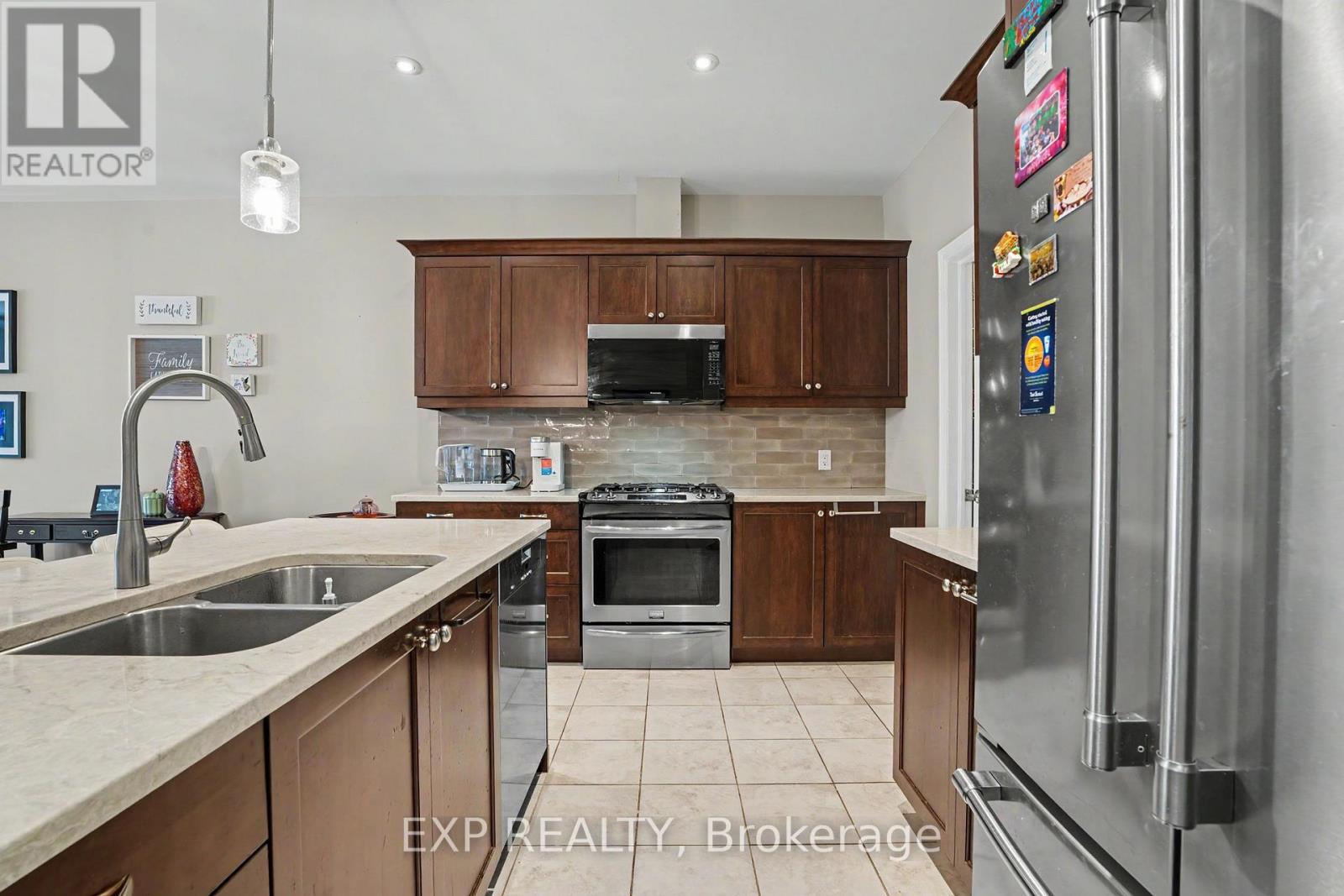 62 ANDREW LANE - Image 11