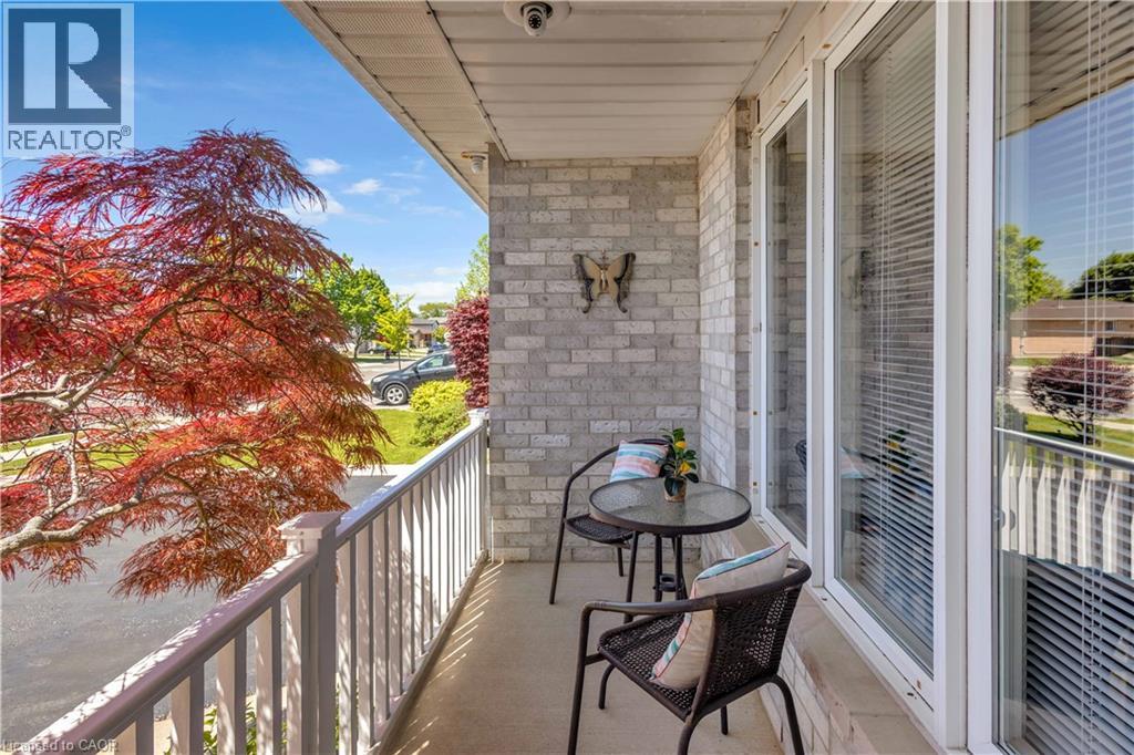 640 ACADIA Drive, Hamilton — photo 3