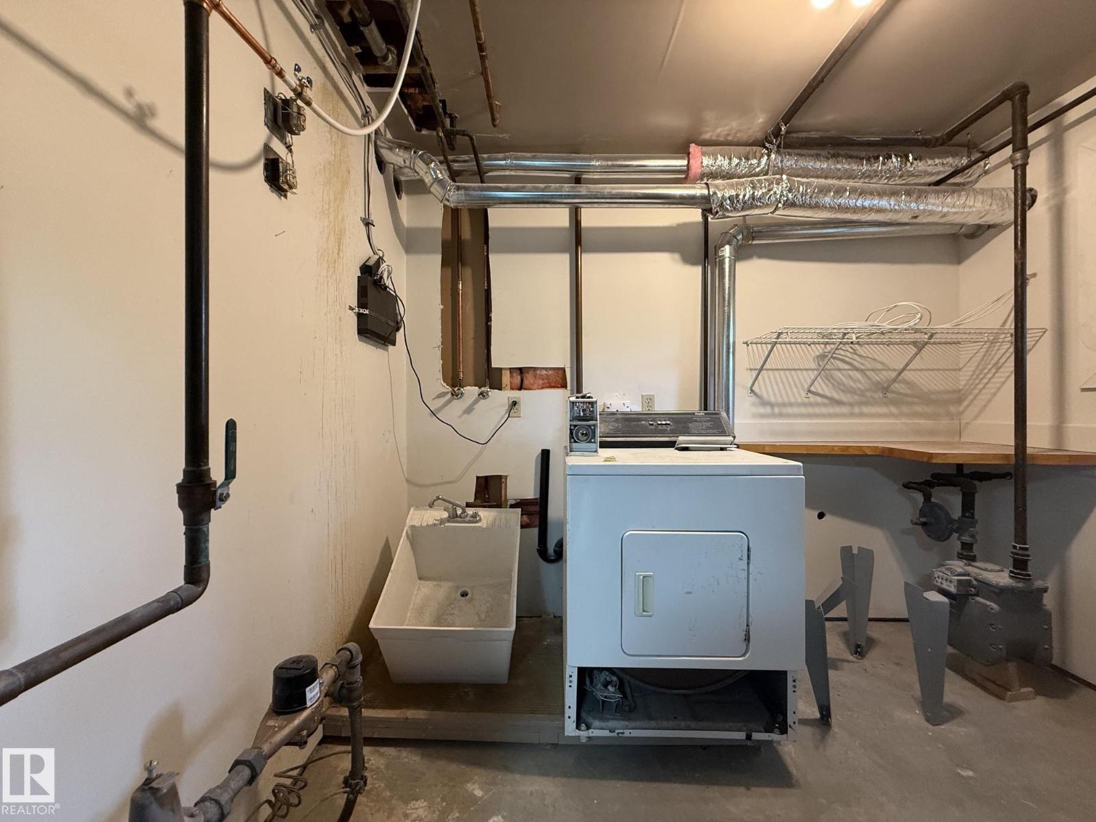 8732 101 AV NW - 15