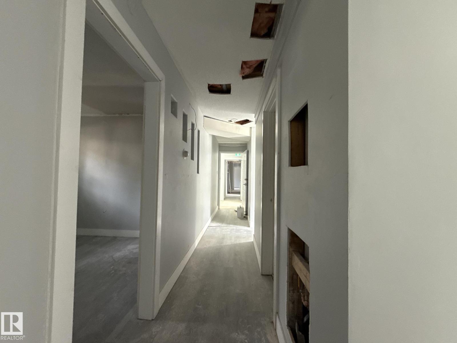 8732 101 AV NW - 26