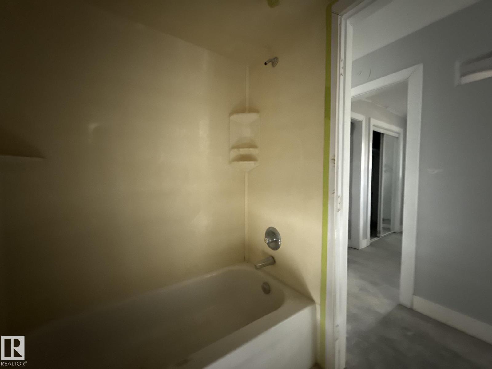 8732 101 AV NW - Image 30