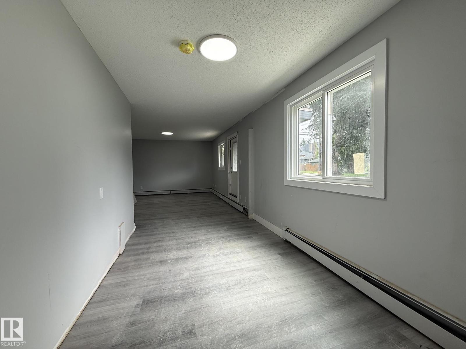 8732 101 AV NW - Image 8
