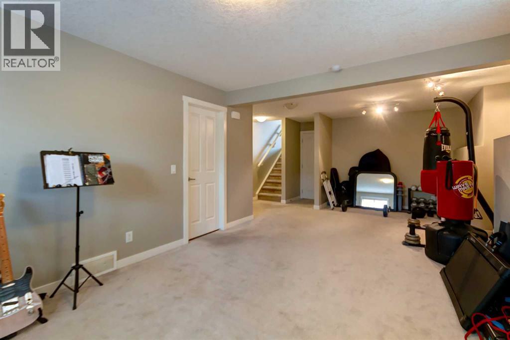 6 Elgin Meadows Road SE - 21