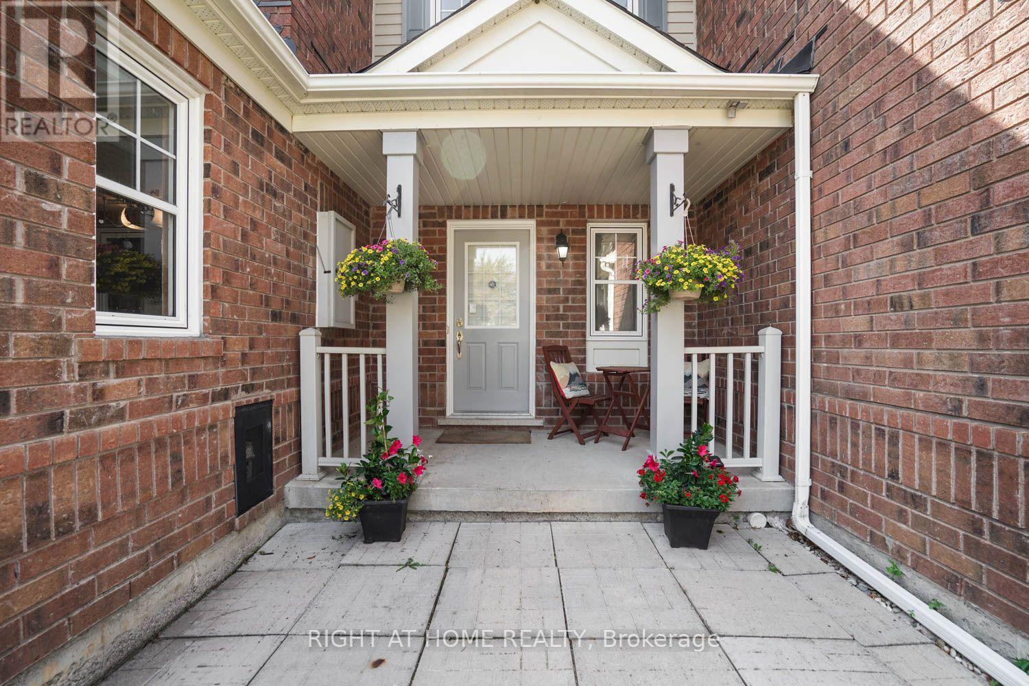 84 DOUGHERTY CRESCENT - 2