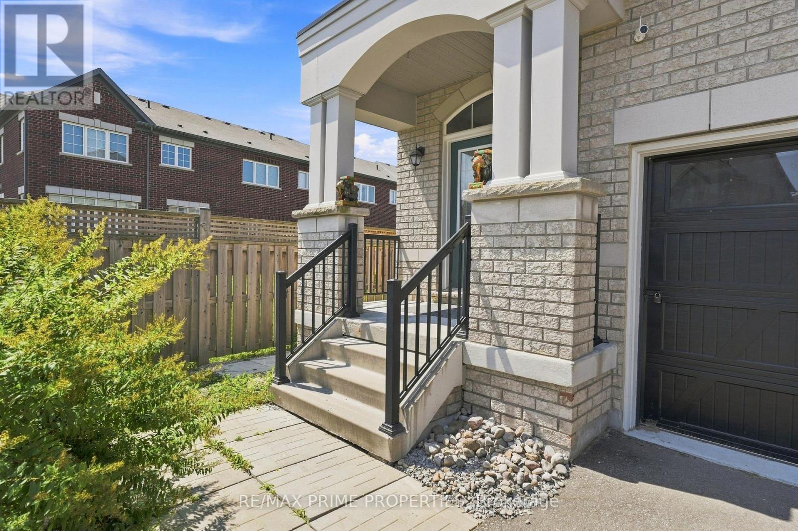1469 FARROW CRESCENT - 2
