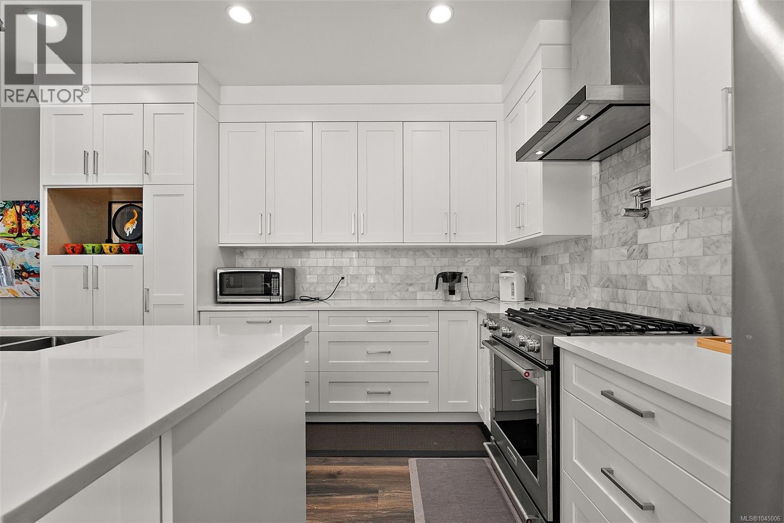 1040 Jenkins Ave - 3