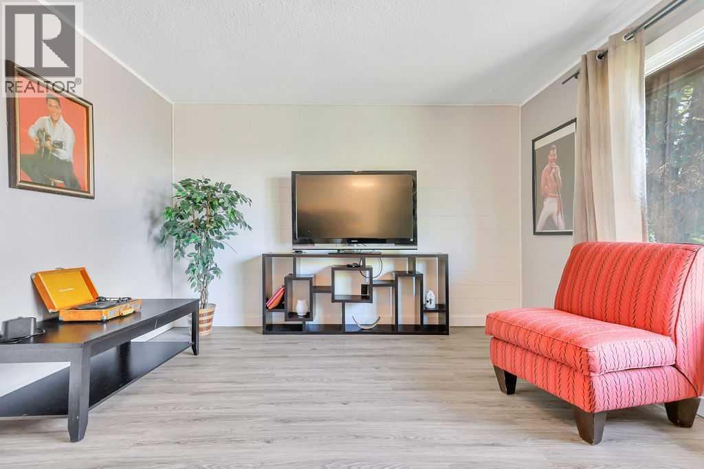 4412 45 Avenue - Photo 7