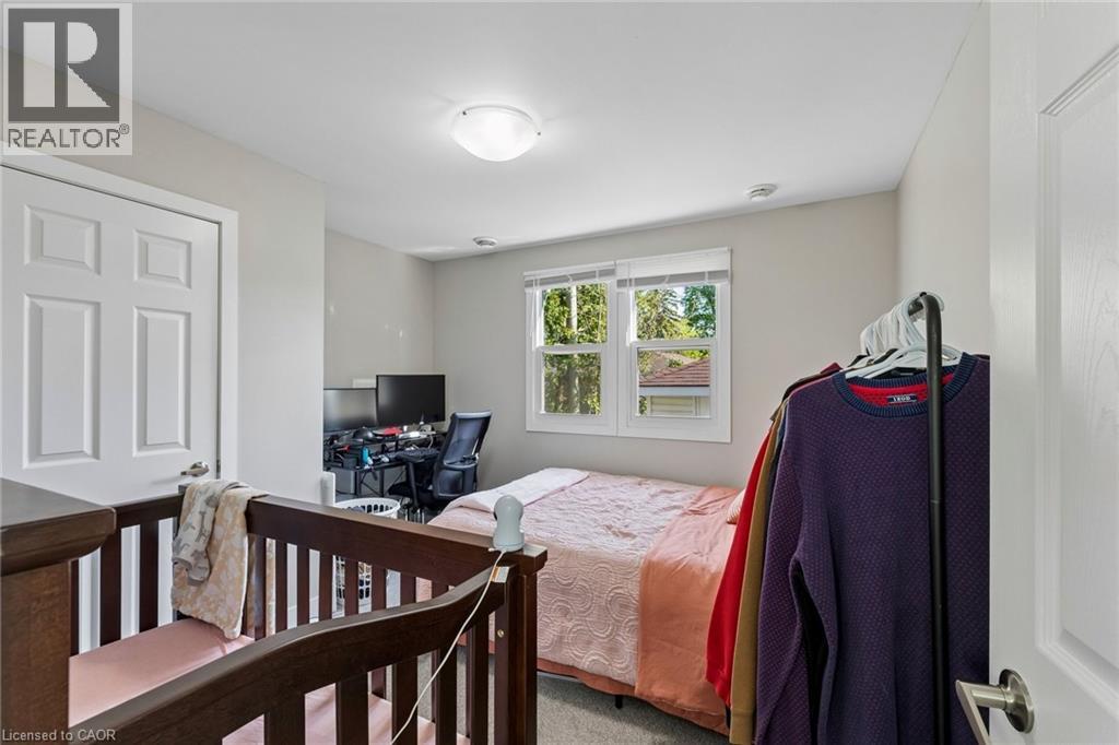 158 LAURENTIAN Drive N - Image 14