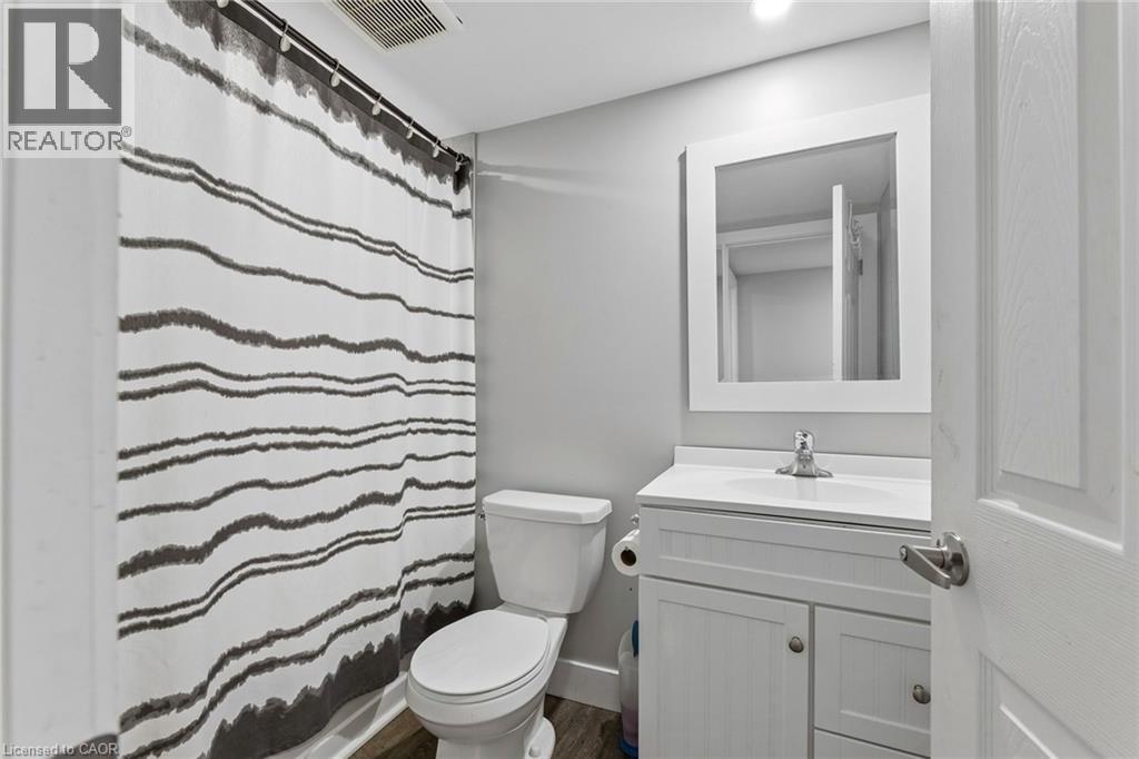 158 LAURENTIAN Drive N - Image 38
