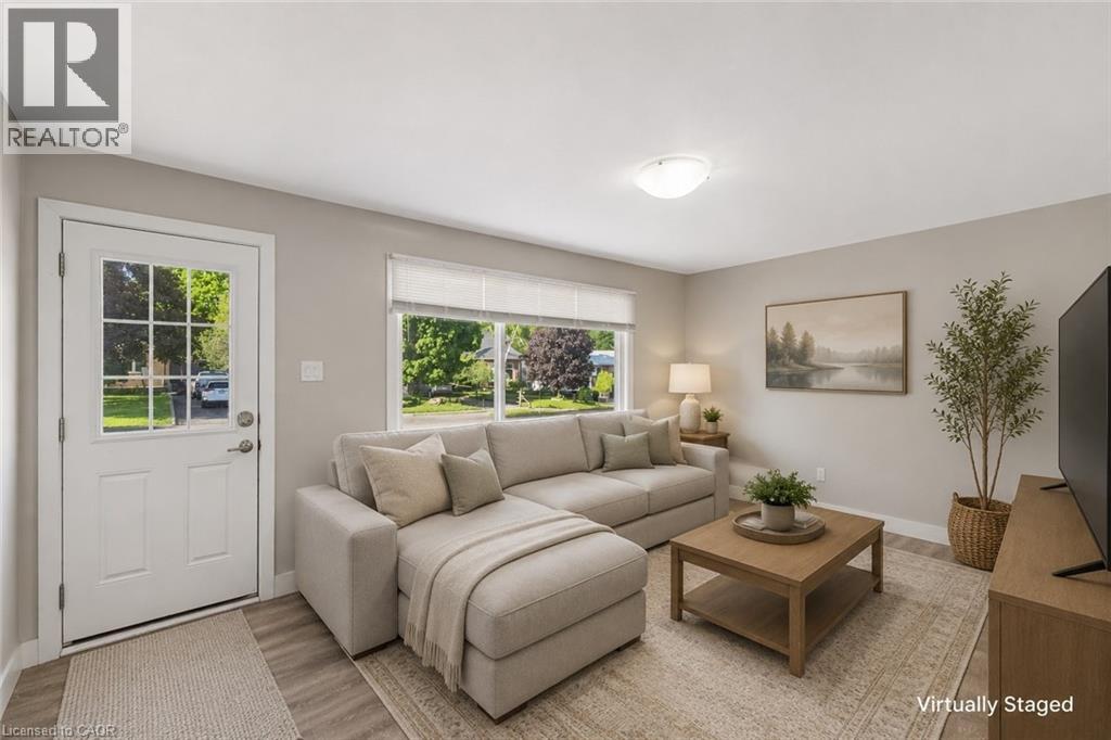 158 LAURENTIAN Drive N - Image 24