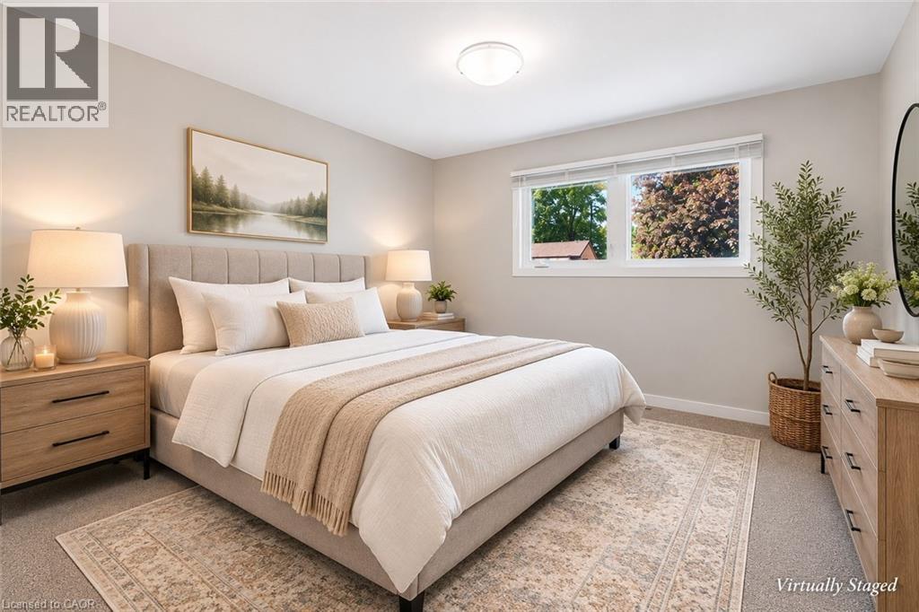 158 LAURENTIAN Drive N - Image 30