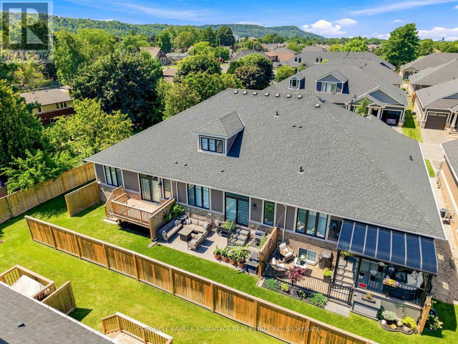 11 DANDURAND COURT - 34