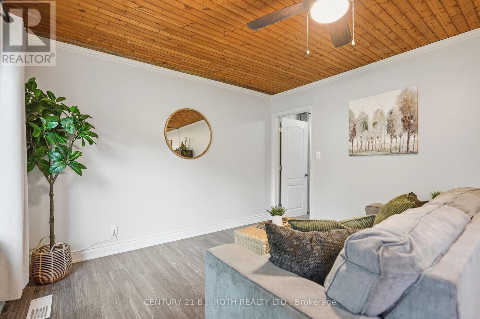 3408 CORONATION AVENUE - Image 10