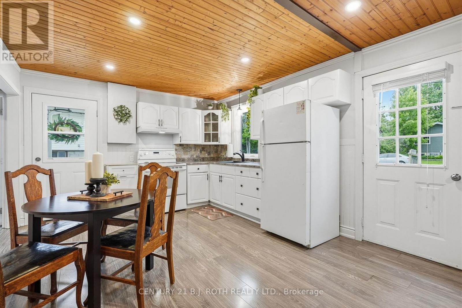 3408 CORONATION AVENUE - Image 5