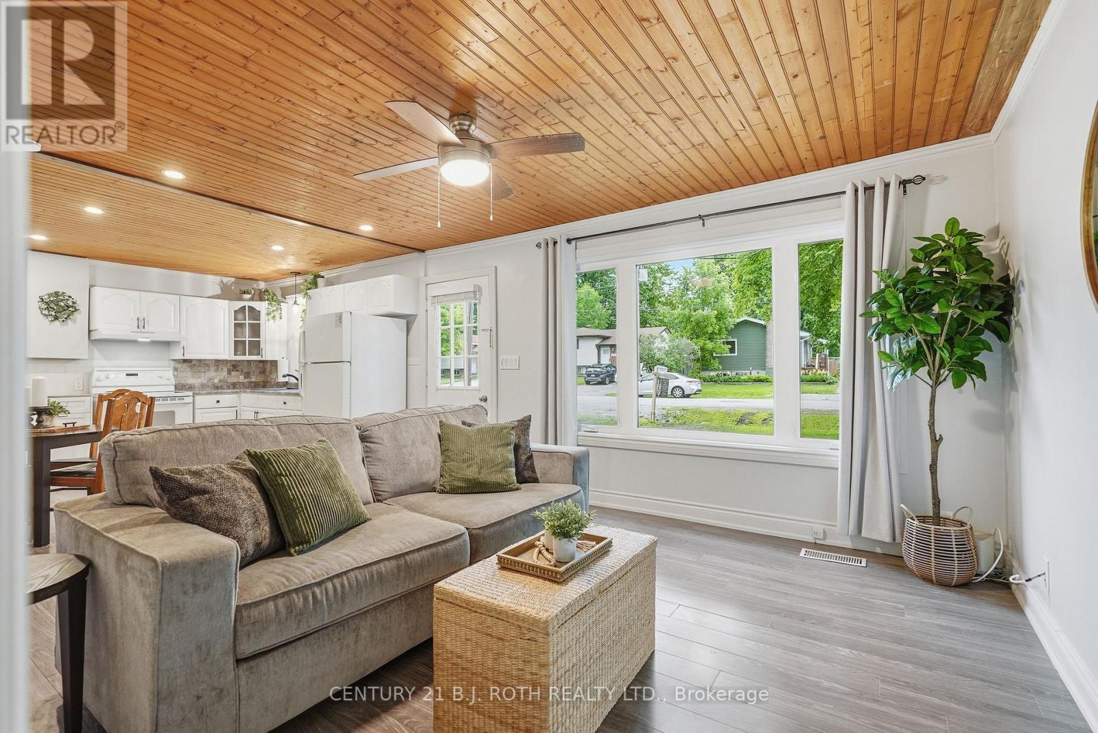 3408 CORONATION AVENUE - Image 9