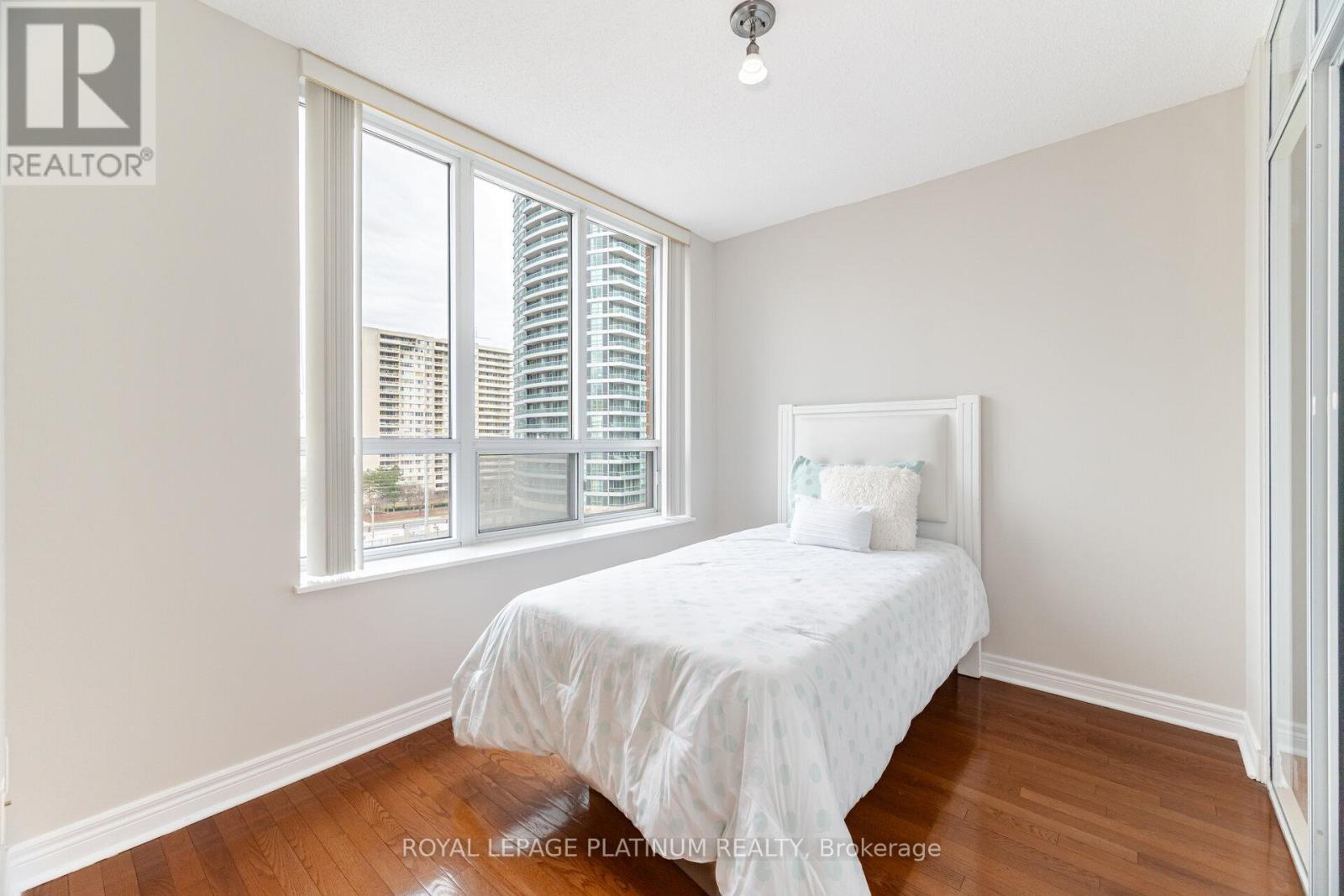 #703 156 ENFIELD PLACE - 23