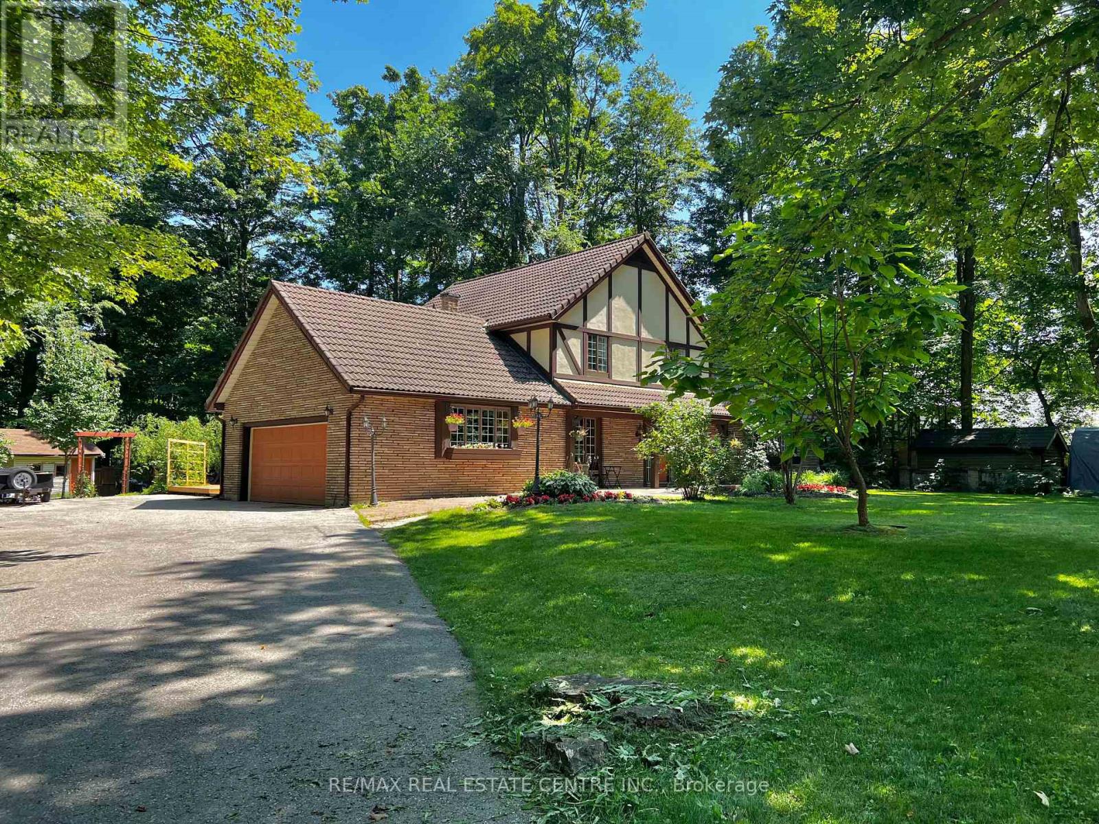 132 BIRCH GROVE, Shelburne — photo 2