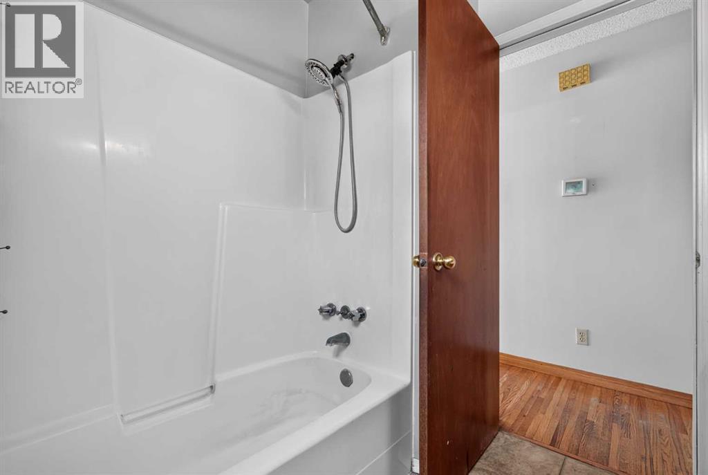 68 Erin Park Drive SE - 14