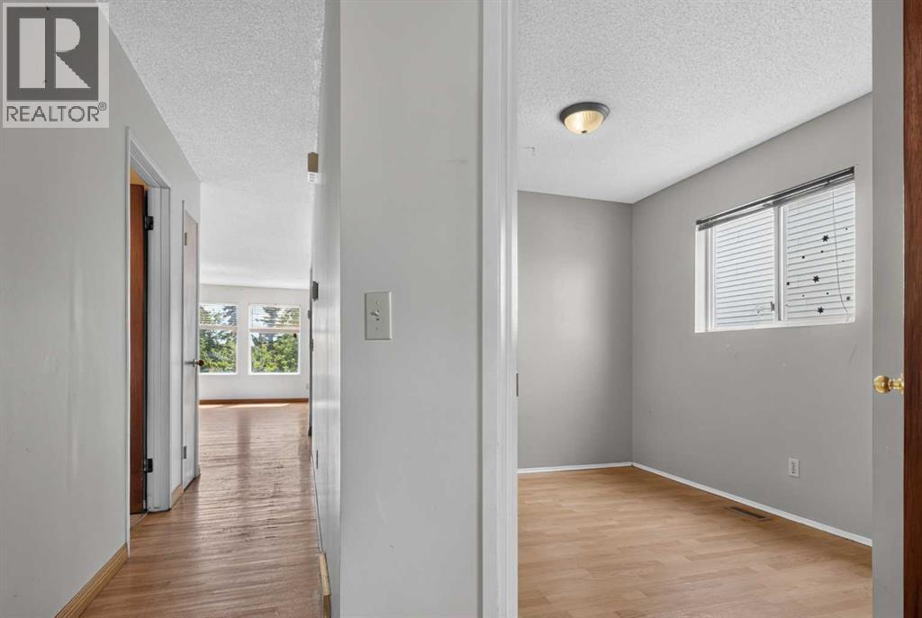 68 Erin Park Drive SE - 16