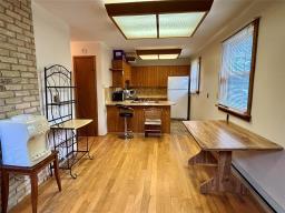 Sunroom - 5 Douglas Drive, Belair, MB R0E0E0 Photo 11