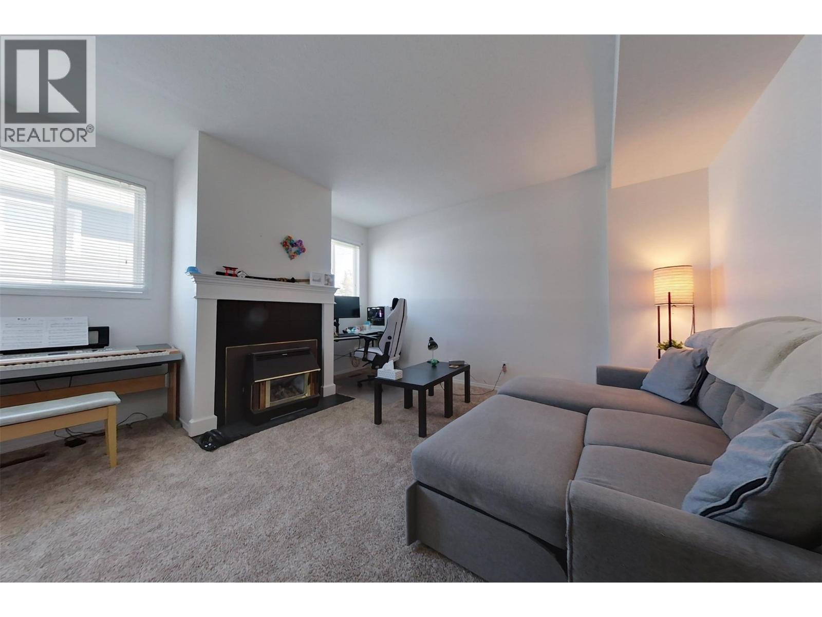 235 10th Avenue S photo 6