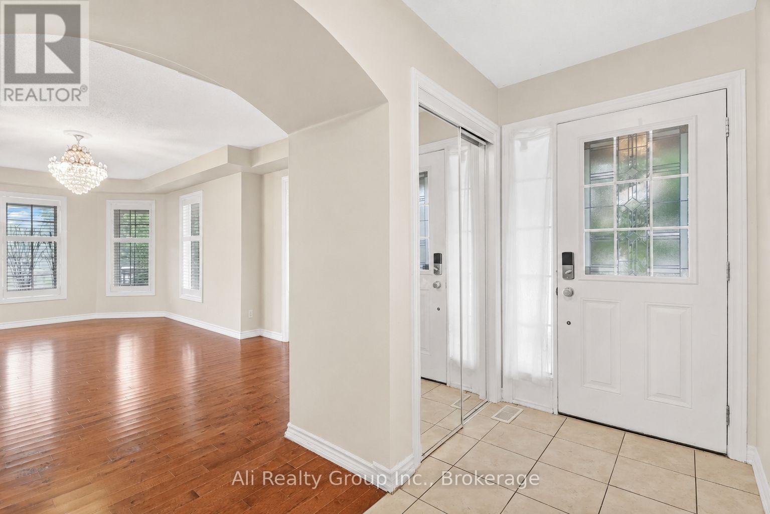 4 Bed, 3 Bath House for Sale in Ottawa – 3022 FRESHWATER WAY, Ottawa – MLS# X13648026 - Image 4