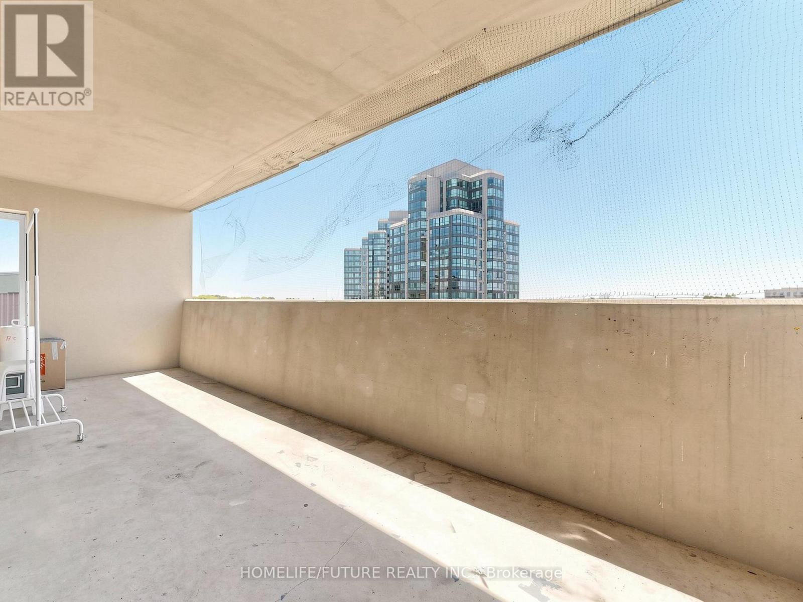 #709 3380 EGLINTON AVENUE E - 32