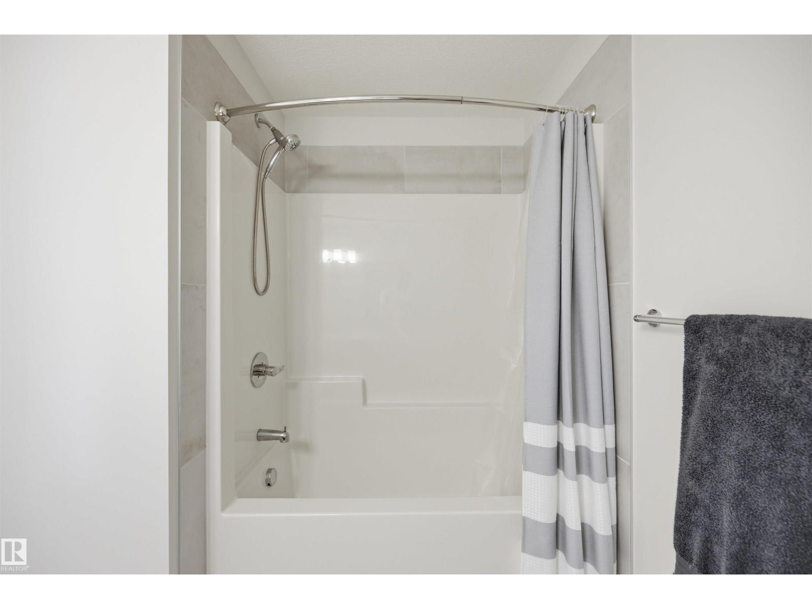 185 LARCH CR - Image 25