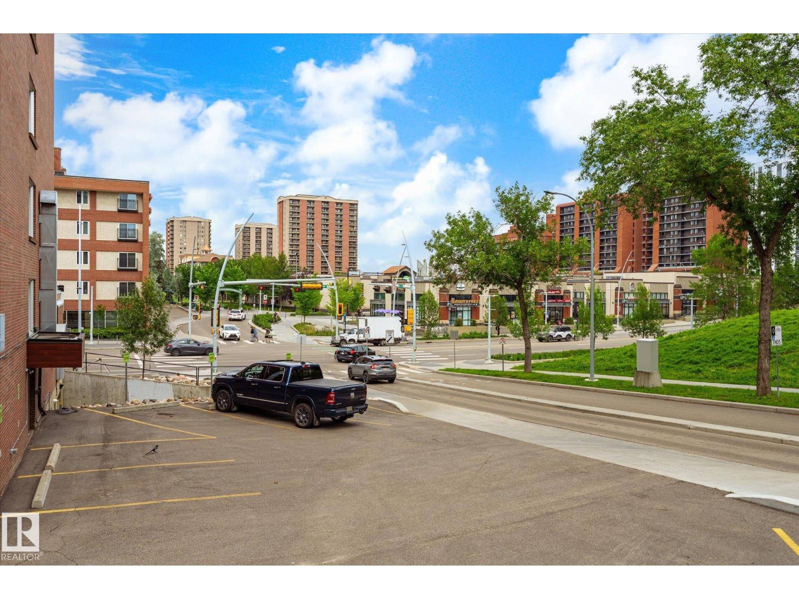 #403 10046 110 ST NW - 33