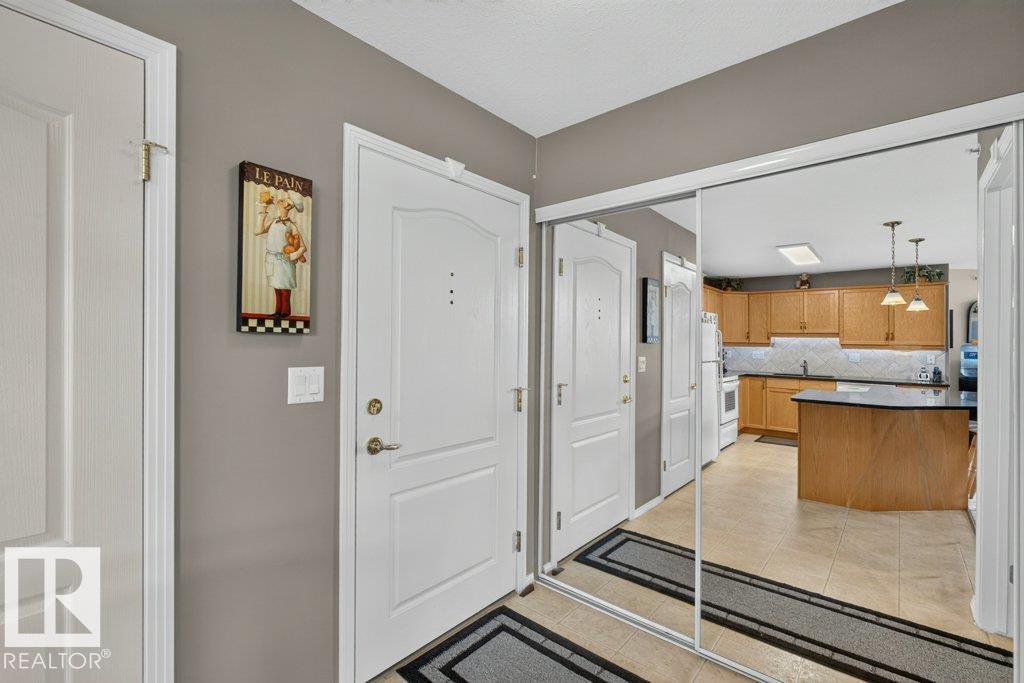 #411 8922 156 ST NW, Meadowlark Park (Edmonton), Edmonton photo 3