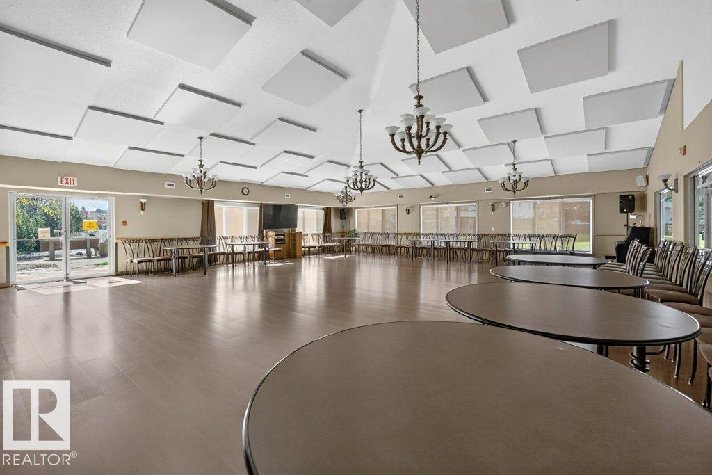 #411 8922 156 ST NW - 40