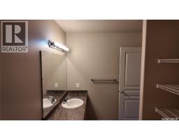 3241 Woodhams Drive E, Regina, SK S4V3A2 Photo 11