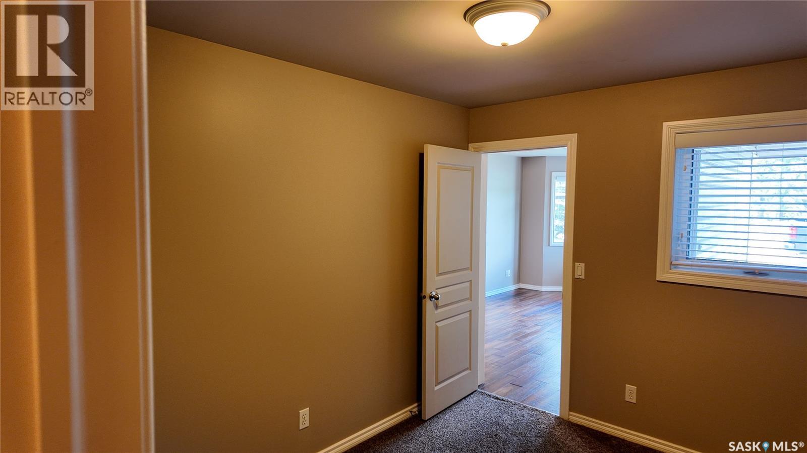 #3241 Woodhams DRIVE E - 8