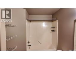 3241 Woodhams Drive E, Regina, SK S4V3A2 Photo 12