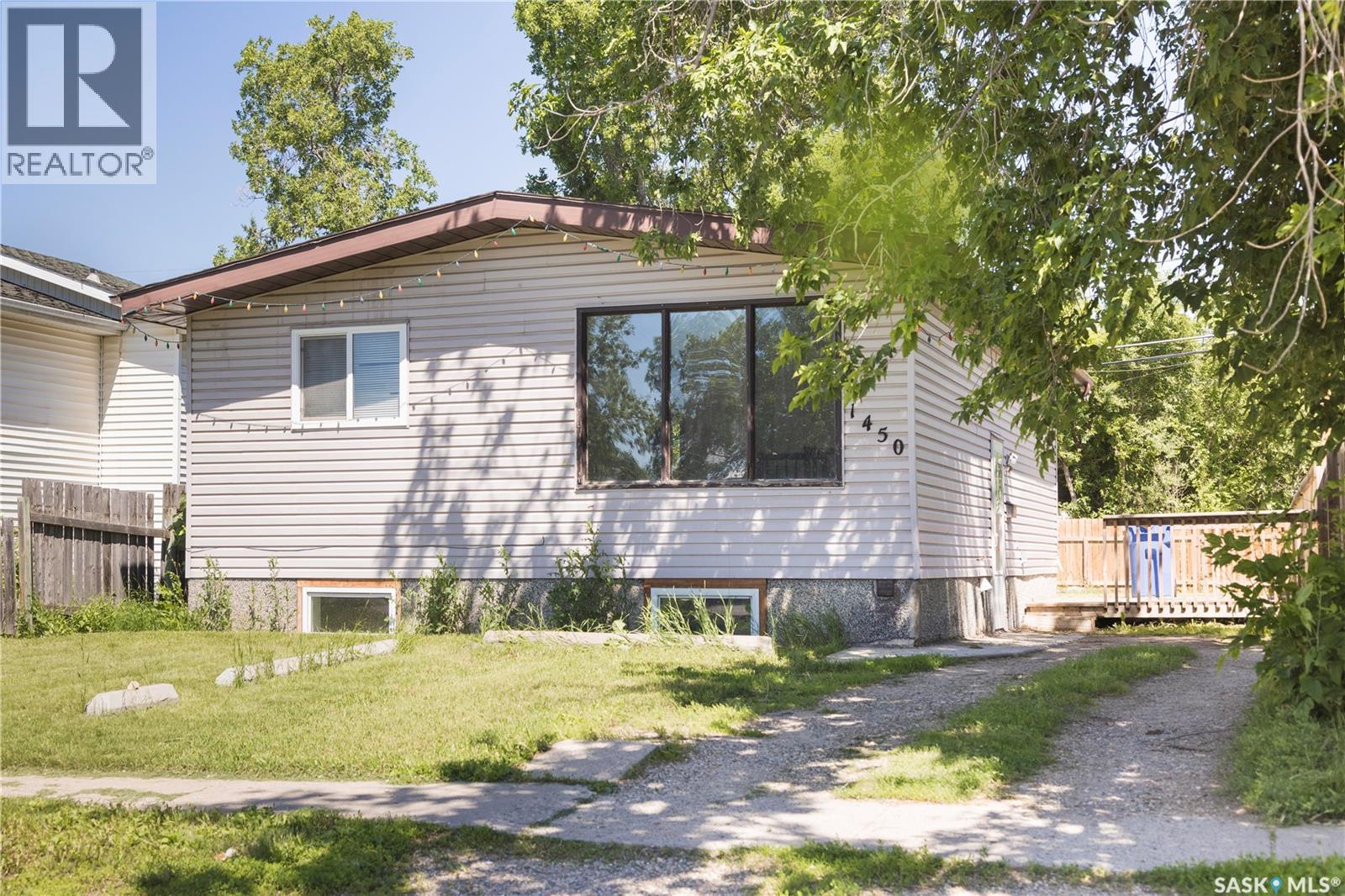 1450 15th STREET W