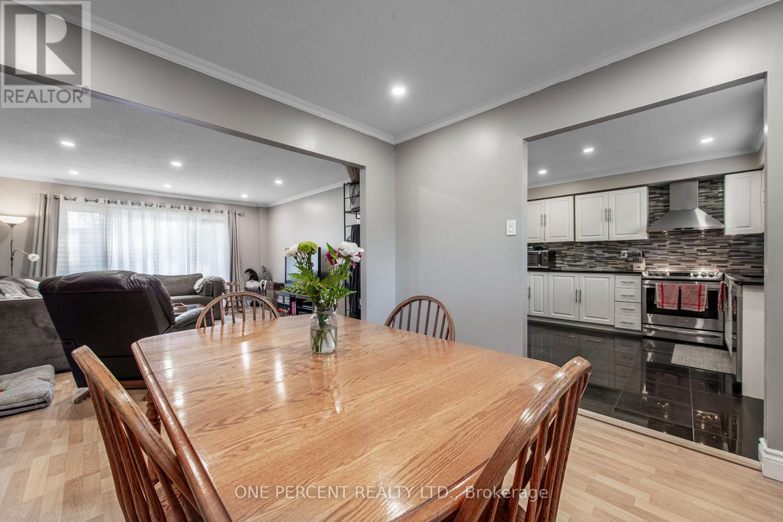7 MORGANDALE CRESCENT - 11
