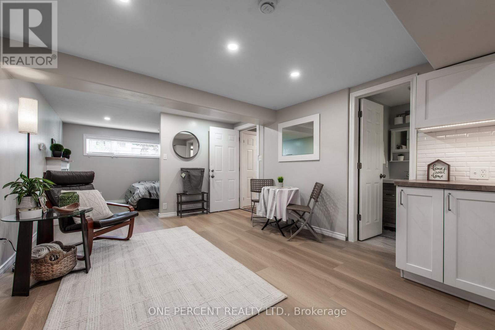 7 MORGANDALE CRESCENT - 19