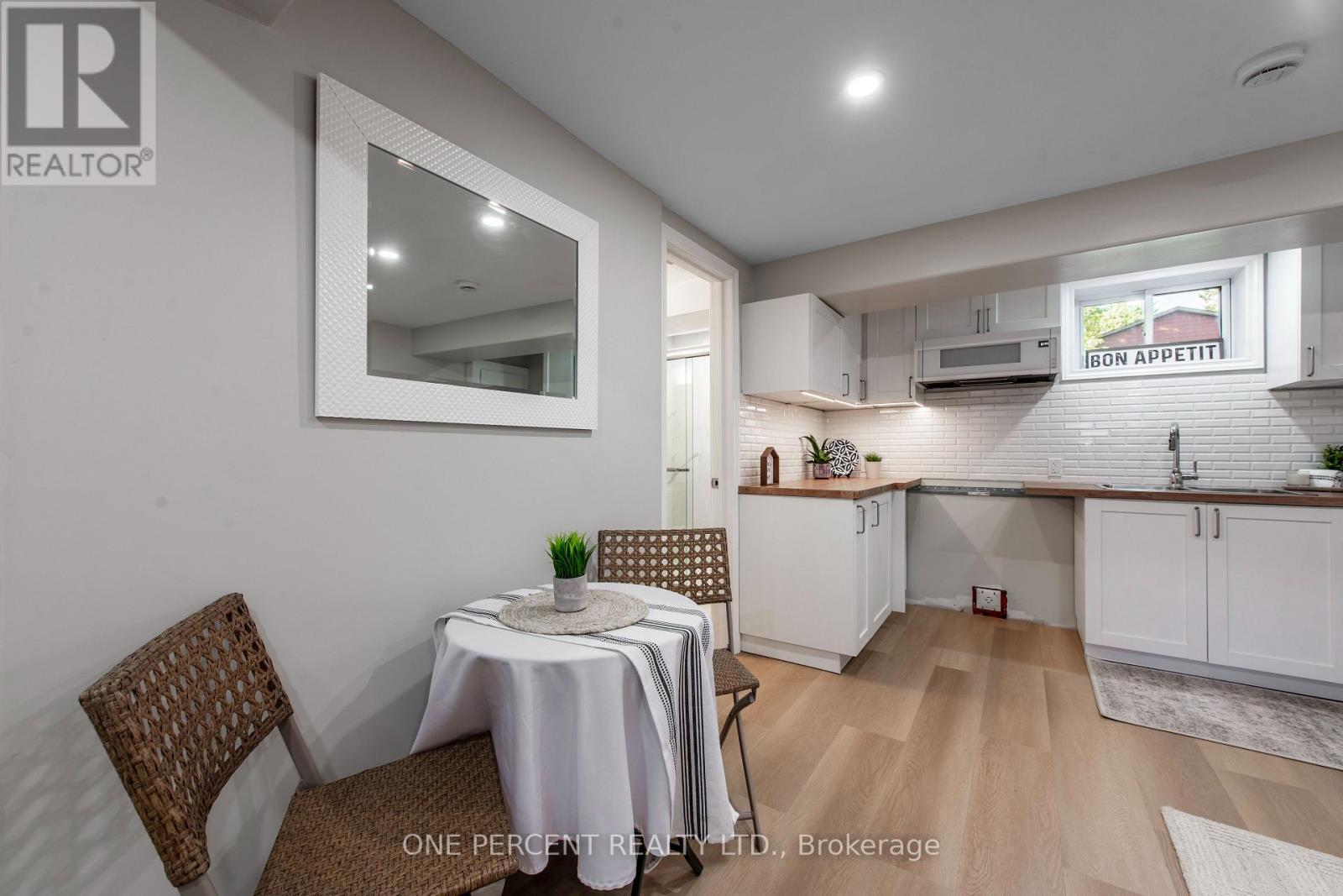 7 MORGANDALE CRESCENT - 21