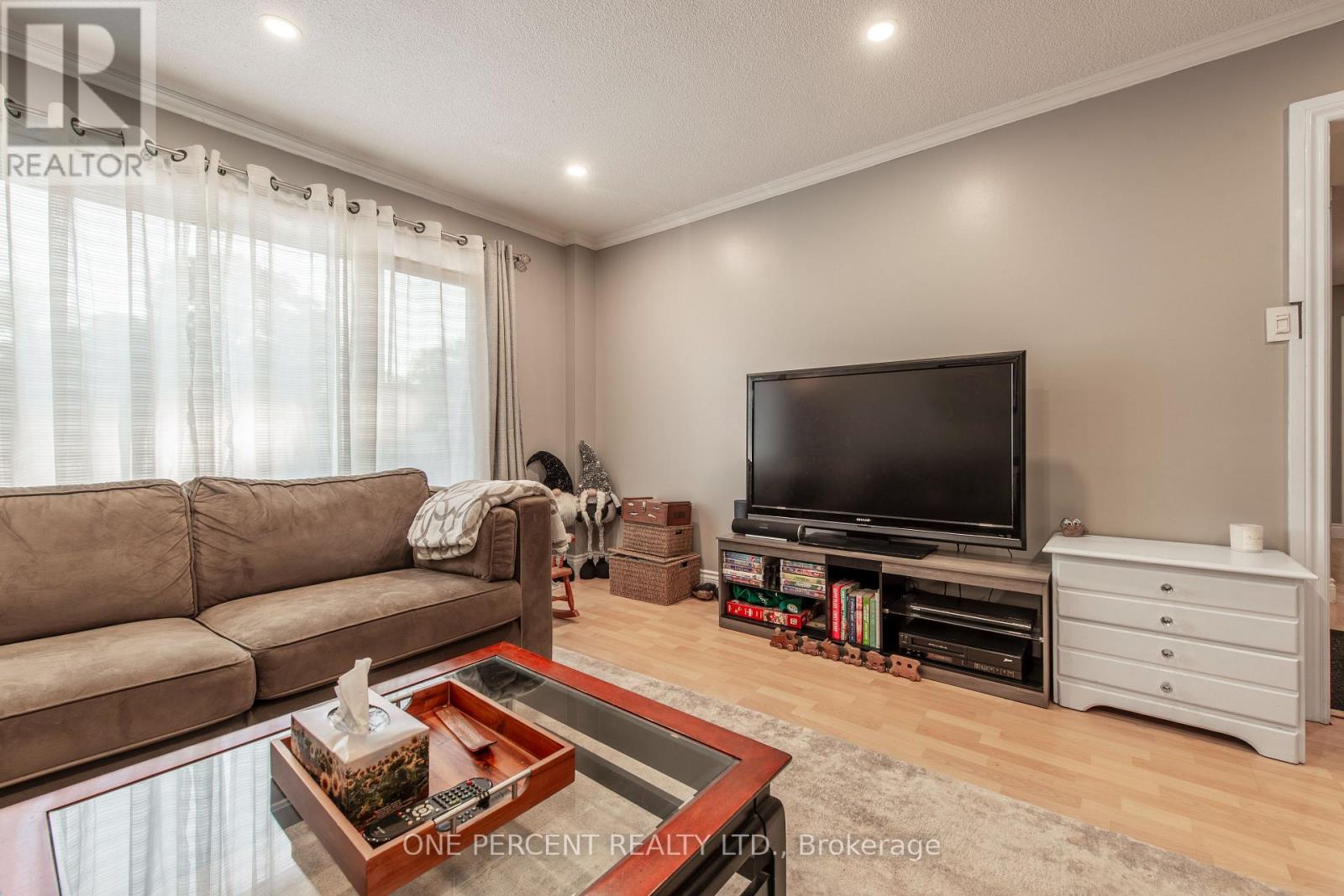 7 MORGANDALE CRESCENT - 8