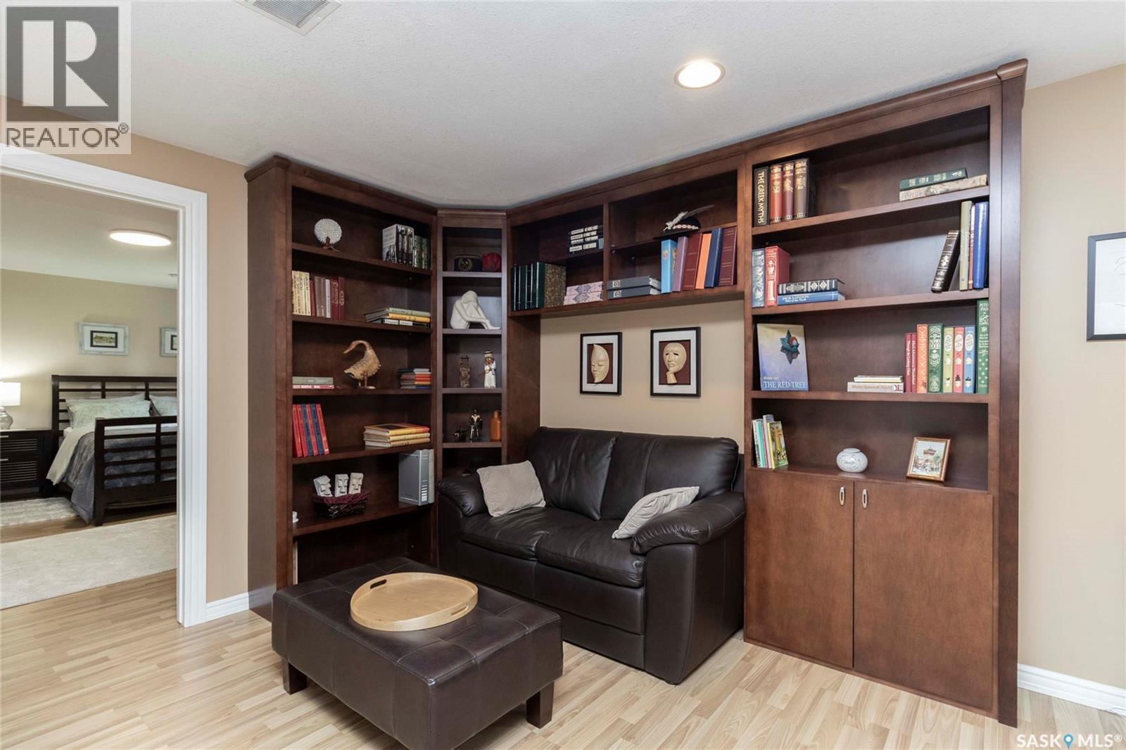 439 Fairbrother COURT - 33