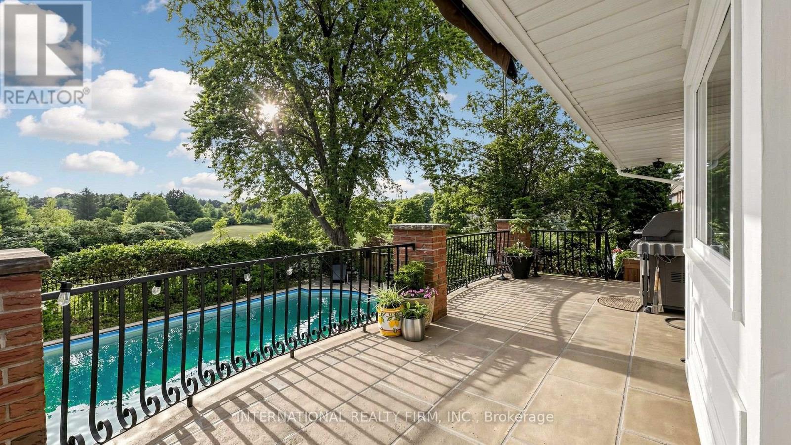 6 PENWOOD CRESCENT - 50