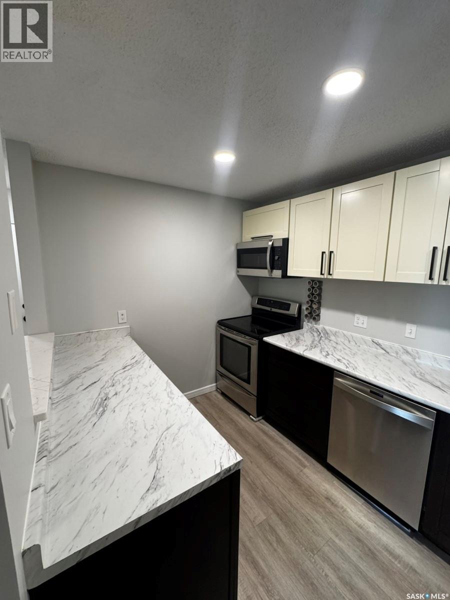 #303 365 Kingsmere BOULEVARD - 10