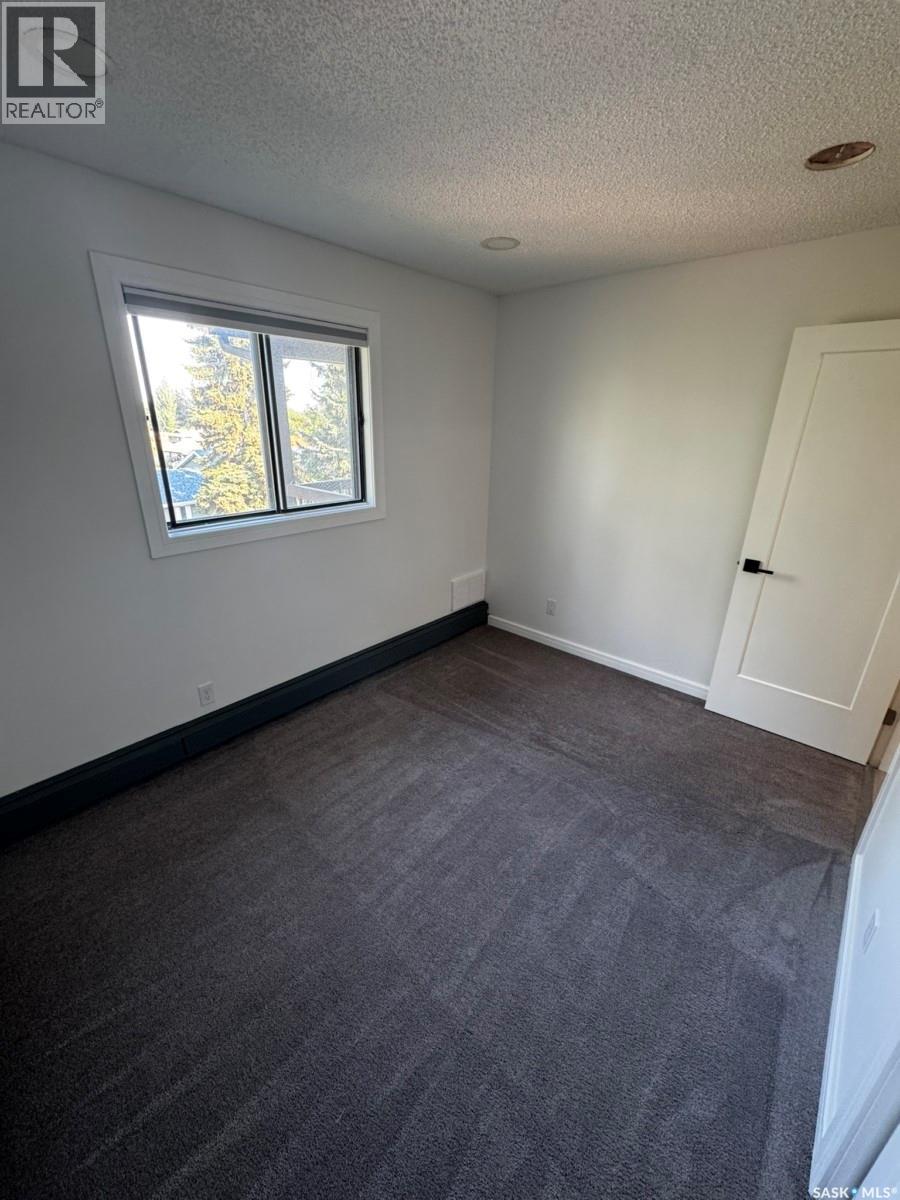 #303 365 Kingsmere BOULEVARD - 35