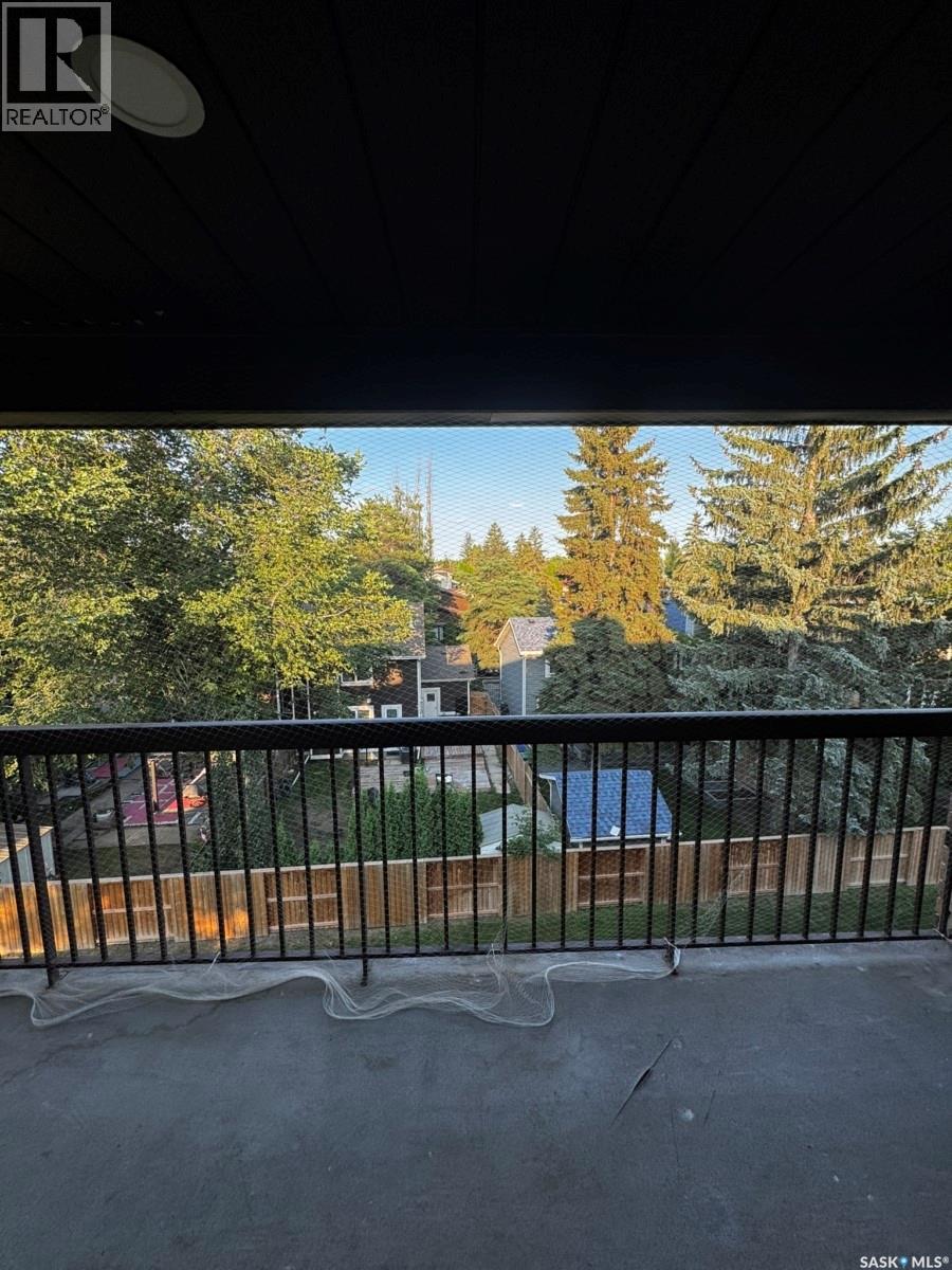 #303 365 Kingsmere BOULEVARD - 44