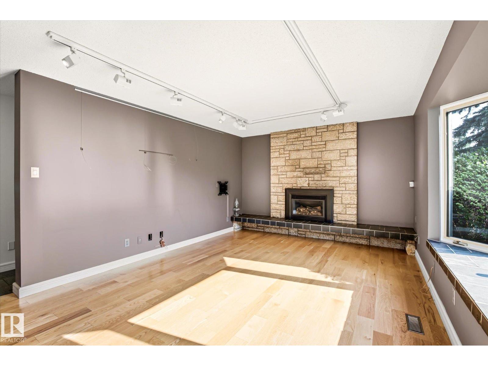 241 GREENOCH CR NW - 19