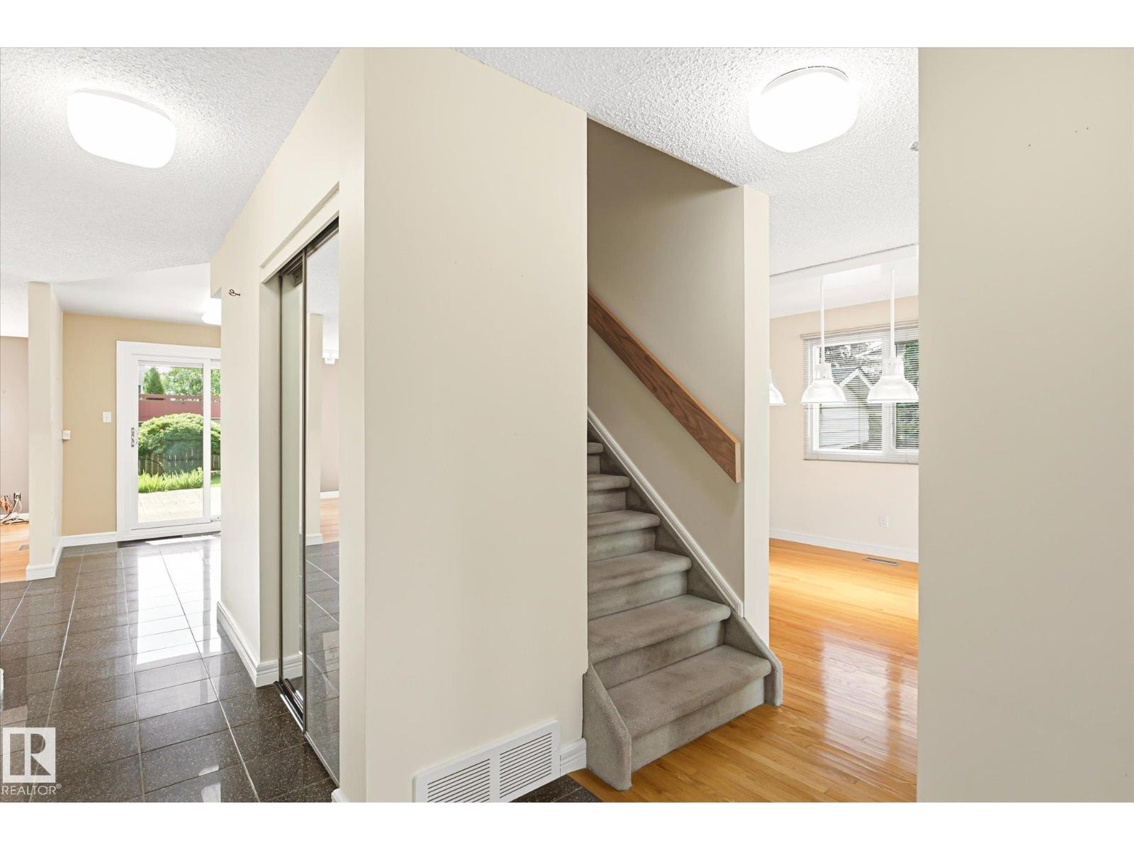 241 GREENOCH CR NW - 23