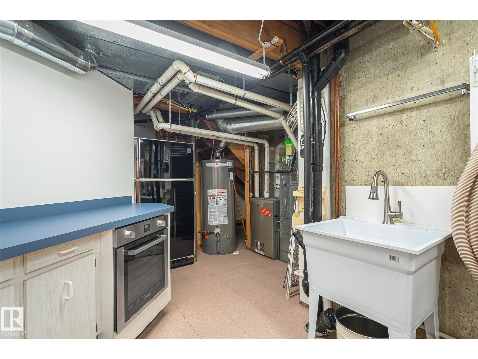 241 GREENOCH CR NW - 44