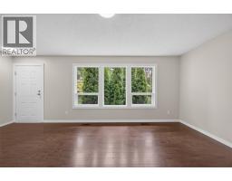 Dining room - 2731 Okanagan Avenue Ne, Salmon Arm, BC V1E2T1 Photo 11