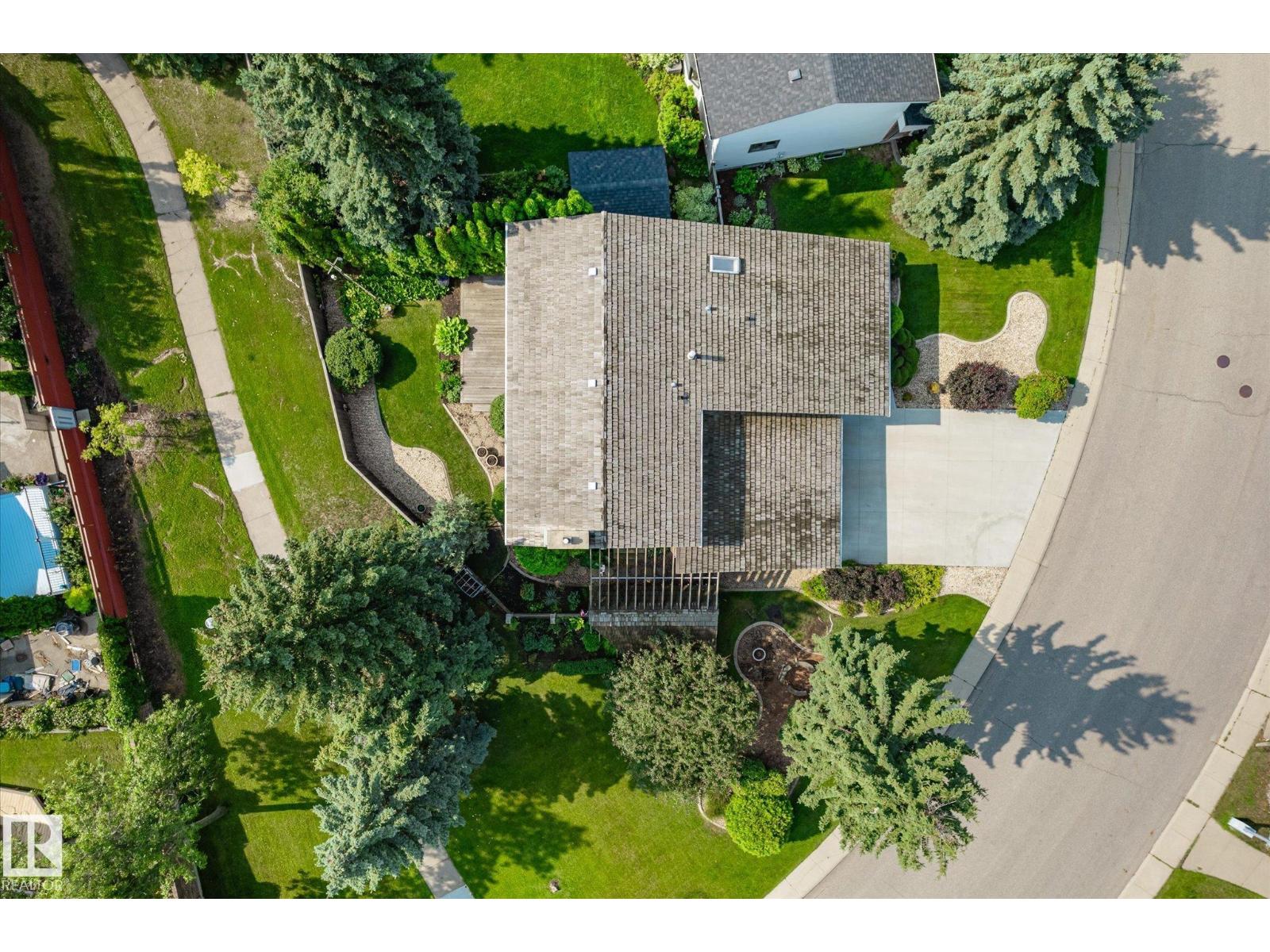 241 GREENOCH CR NW - 70