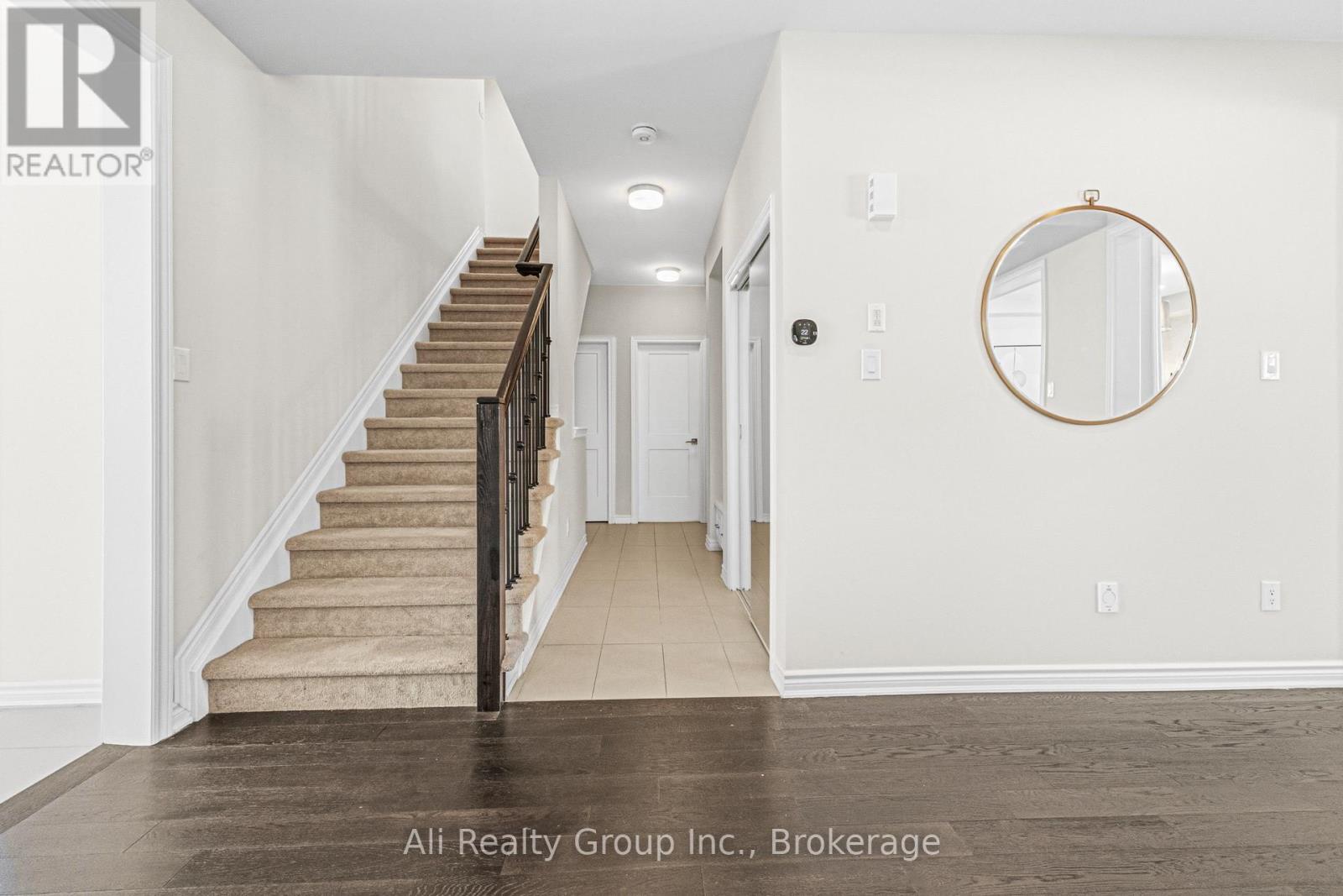 4 Bed, 4 Bath House for Sale in Ottawa – 38 MUDMINNOW CRESCENT, Ottawa – MLS# X13648090 - Image 13